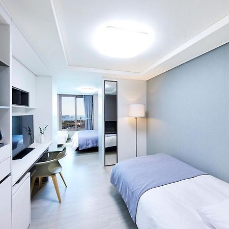 Bridge Residence Hotel Seogwipo Extérieur photo