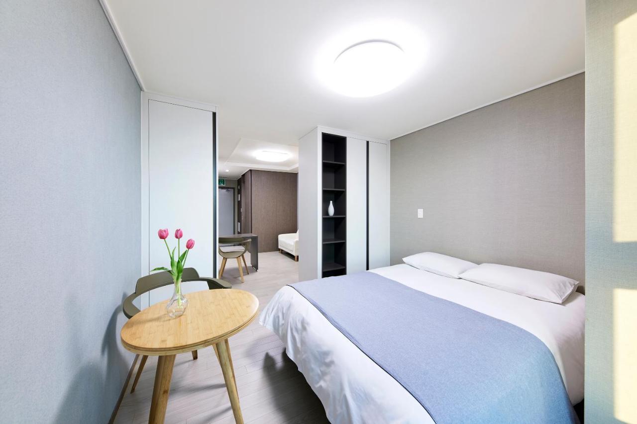 Bridge Residence Hotel Seogwipo Extérieur photo