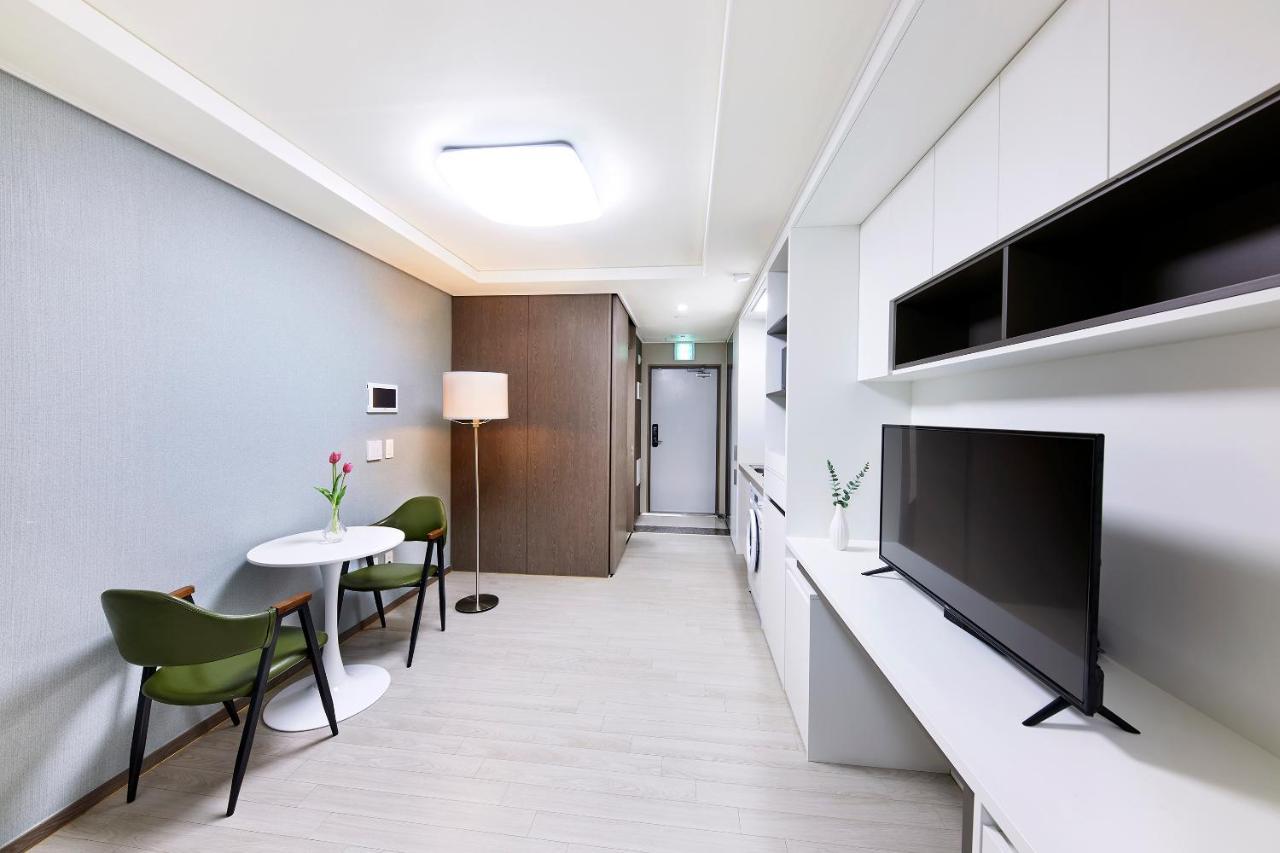 Bridge Residence Hotel Seogwipo Extérieur photo