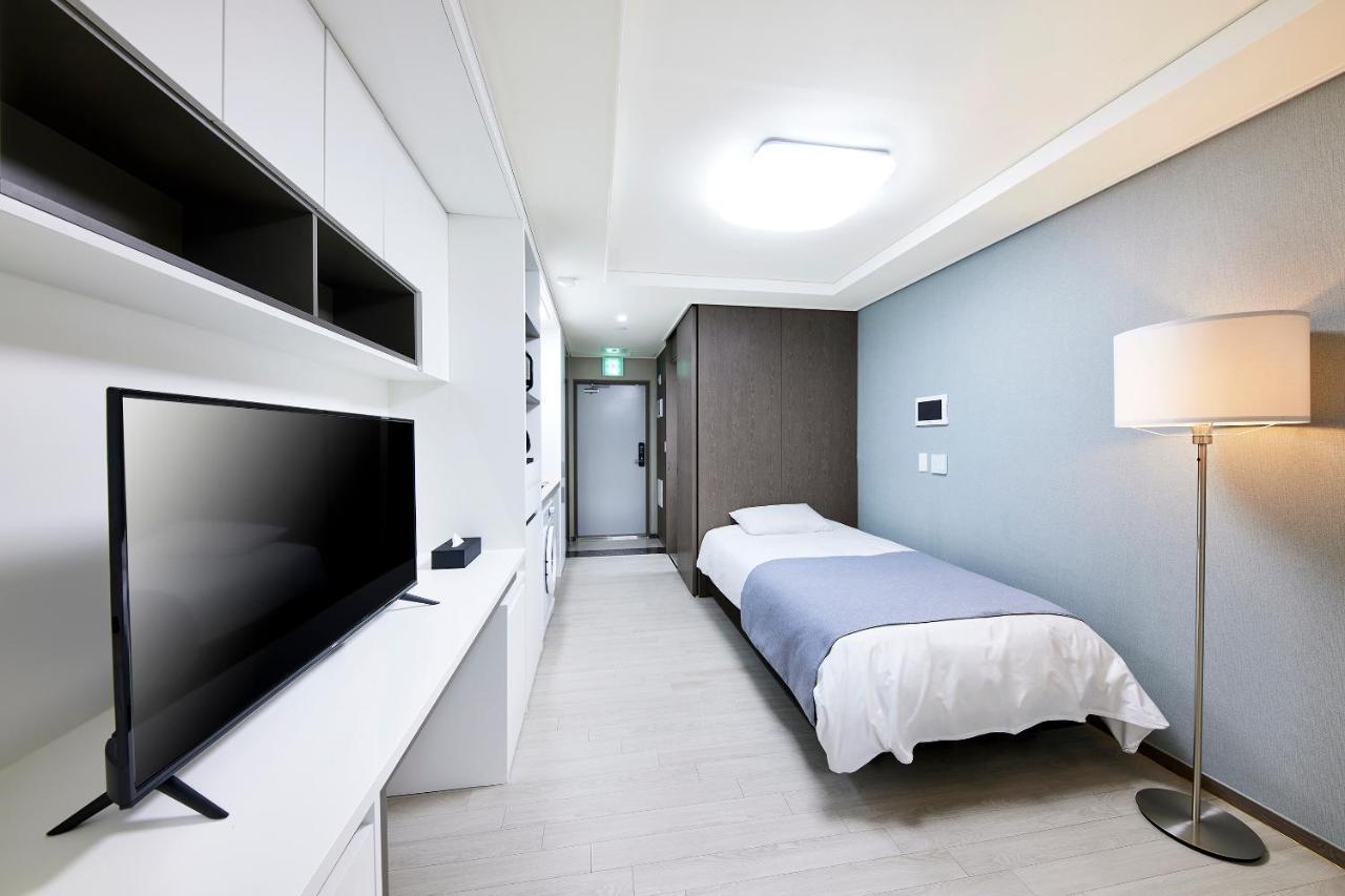 Bridge Residence Hotel Seogwipo Extérieur photo
